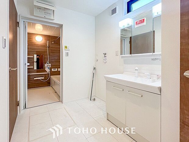 ご家族の1日が始まり、1日の終わりを締めくくる洗面空間。