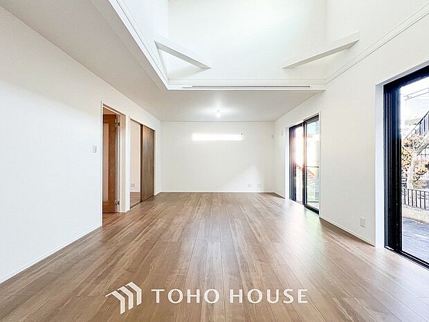 開放感あるリビングダイニング。ご家族とのんびりしたひと時を過ごせますね。