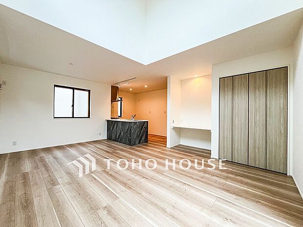 ご家族やお客様との時間など、多くの時を刻む空間。何気なく過ぎる時でさえも上質なひと時に。