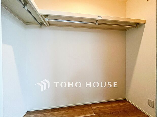 ウォークインクロゼットのある住まいで居住スペースを広く使えます。