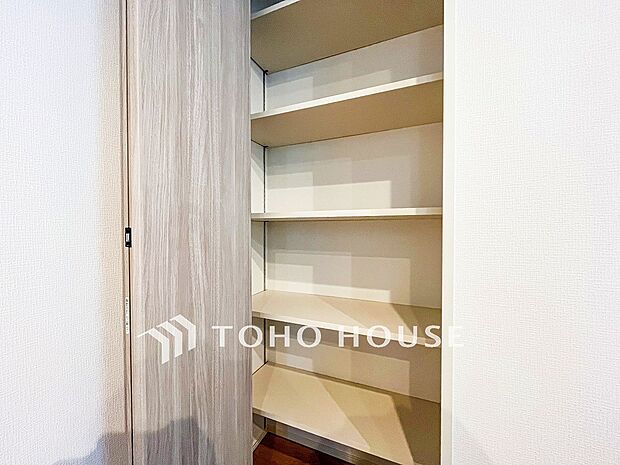 空間を余すところなく有効利用した収納は生活空間をより上質なものにしてくれるでしょう。