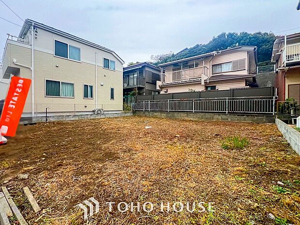 閑静な住宅地で小さなお子様がいるご家族にも安心な住環境が魅力です。