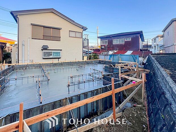 閑静な住宅街の陽当りに恵まれた土地で寛ぎに満ちた生活を。