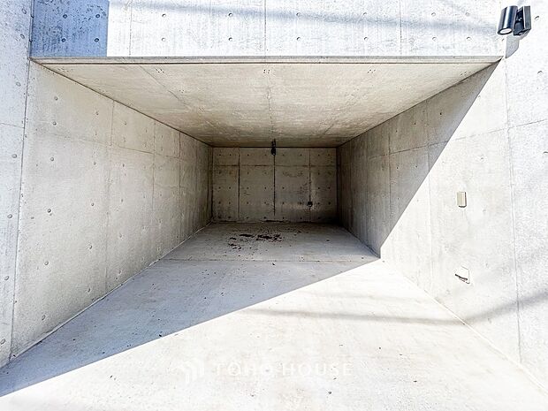 カースペースもゆとりある空間を保っています。