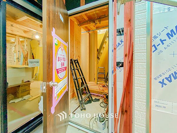 表現された空間は豊かな光と風を纏い、暮らしの時間を豊かにしてくれます。