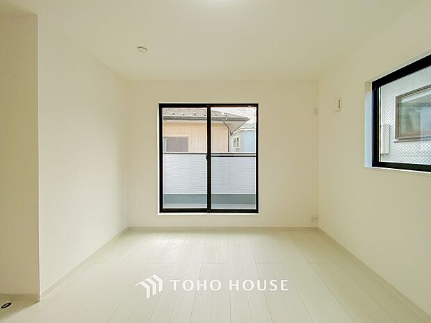 1日の疲れを癒し、心地よく寛げるようゆったりとした広さを確保しています。