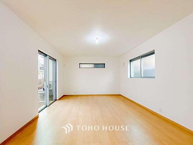 落ち着いた雰囲気に包まれた伸びやかな空間で、ゆったりと家族団らんの時間を過ごせます。