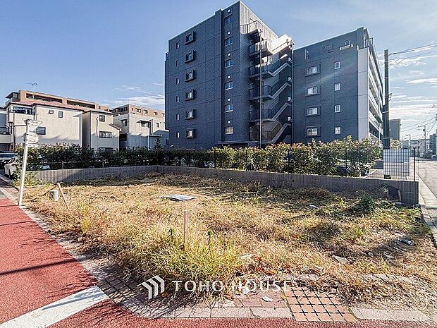 閑静な住宅地で小さなお子様がいるご家族にも安心な住環境が魅力です。