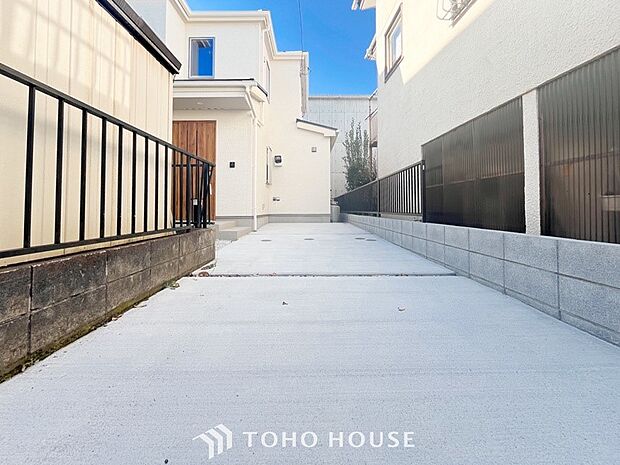 カースペースもゆとりある空間を保っています。