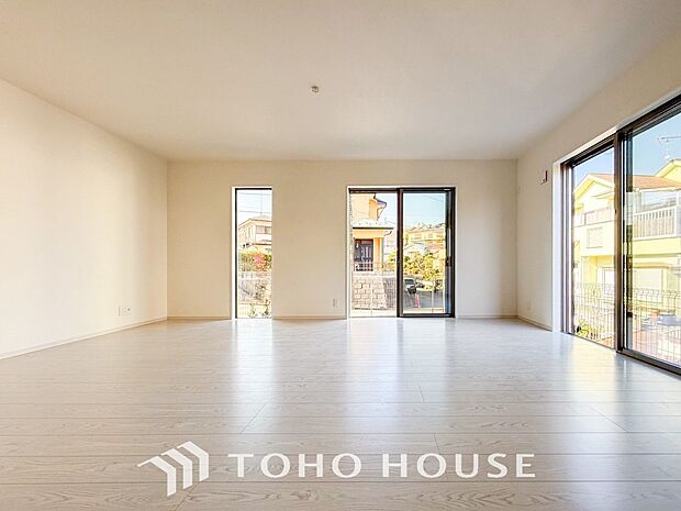 落ち着いた雰囲気に包まれた伸びやかな空間で、ゆったりと家族団らんの時間を過ごせます。