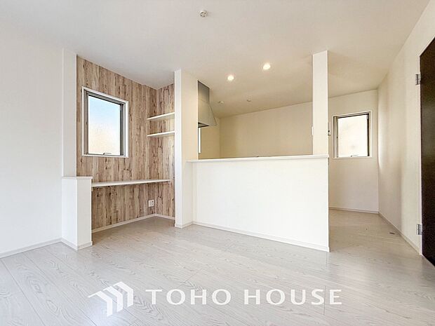 ここにはみんなが集い、食事と楽しい会話が始まるスペース。