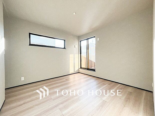 一日の疲れをいやしてくれる主寝室。自分時間を快適に過ごすプライベートルーム。