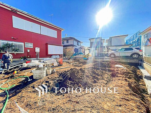 閑静な住宅街の一角、ひと時のくつろぎが生まれ、ゆっくりと愛着が育まれていきます。