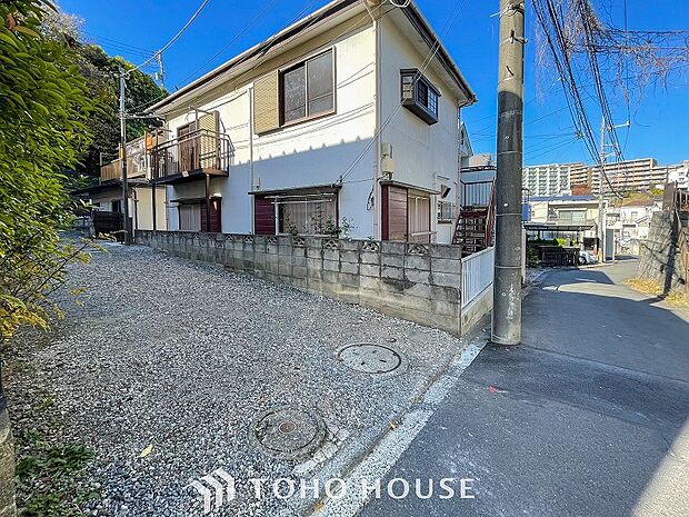 都市機能の利便性と暮らしやすさに満たされた住環境。心地よい陽光と風が舞い込みます。