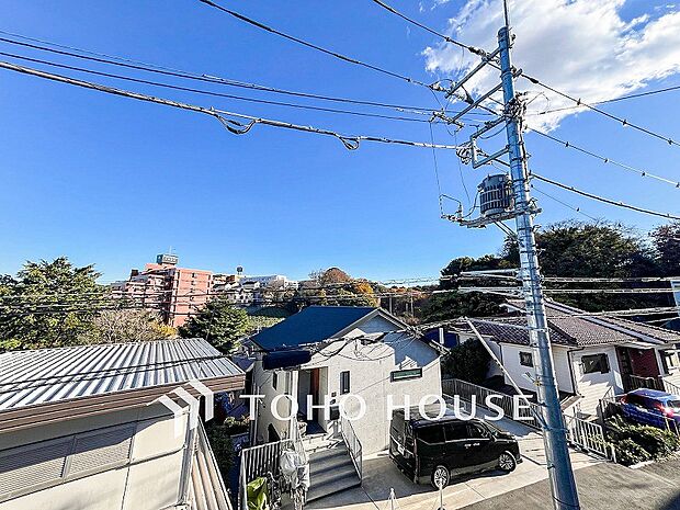 開放的で気持ちの良い眺望と青い空を満喫できます。