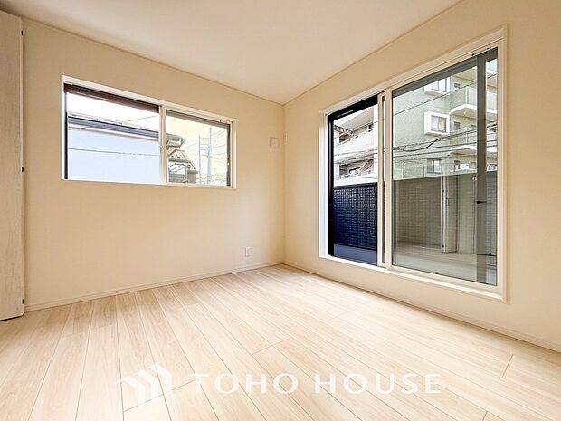 一日の疲れをいやしてくれる主寝室。自分時間を快適に過ごすプライベートルーム。