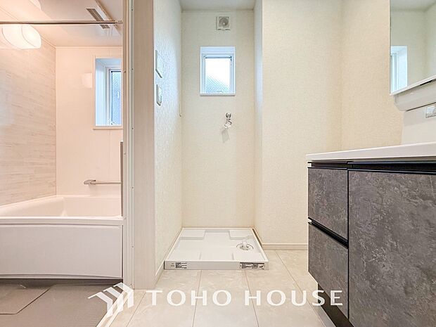 清潔感のあるプライベート空間は、身だしなみチェックや肌のお手入れに最適です。