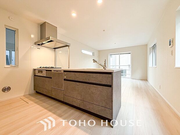 ご家族やお客様との時間など、多くの時を刻む空間。何気なく過ぎる時でさえも上質なひと時に。