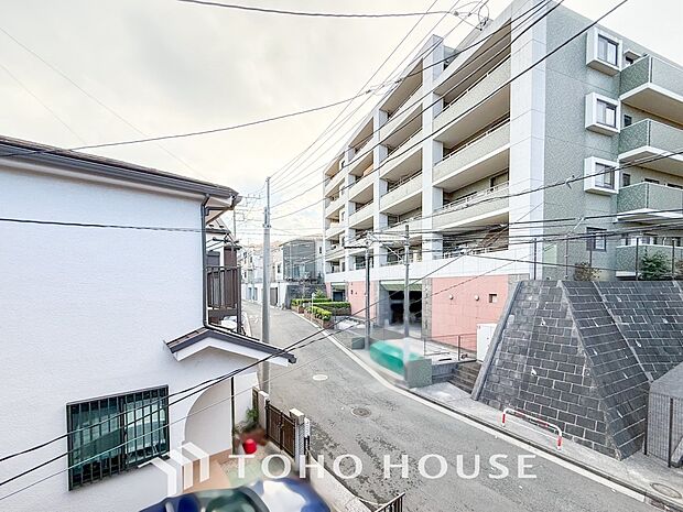 やわらかな陽射しがふりそそぎ、ゆったりした時間が流れます。