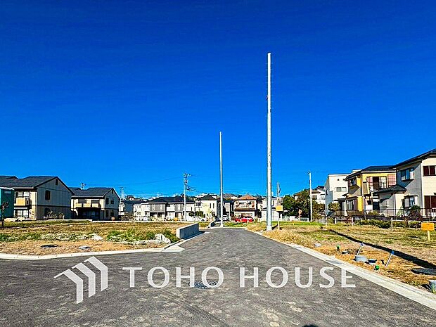 閑静な住宅街の陽当りに恵まれた土地で寛ぎに満ちた生活を。