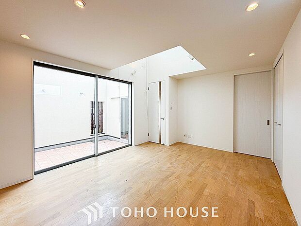 落ち着いた雰囲気に包まれた伸びやかな空間で、ゆったりと家族団らんの時間を過ごせます。