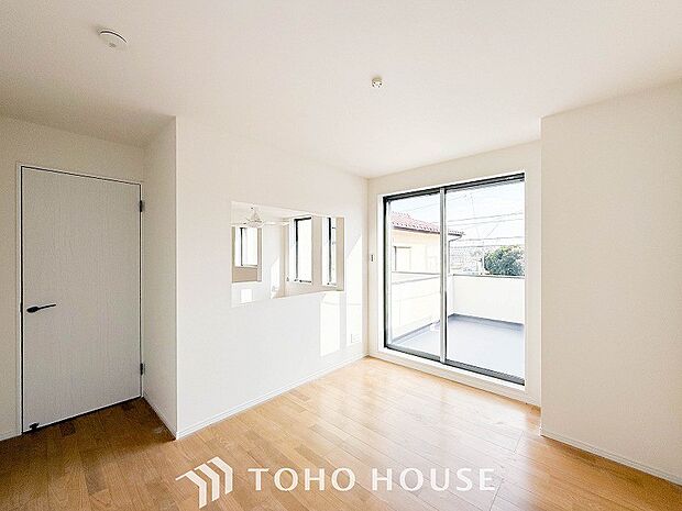 一日の疲れをいやしてくれる主寝室。自分時間を快適に過ごすプライベートルーム。