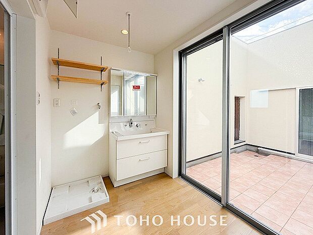 ご家族の1日が始まり、1日の終わりを締めくくる洗面空間。