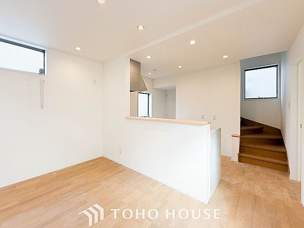 あたたかい日差しがたっぷり降り注ぐLDKは自然と家族の顔があかるい笑顔に。