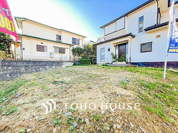 風を感じ解放感あふれる光に満ちた住まい。