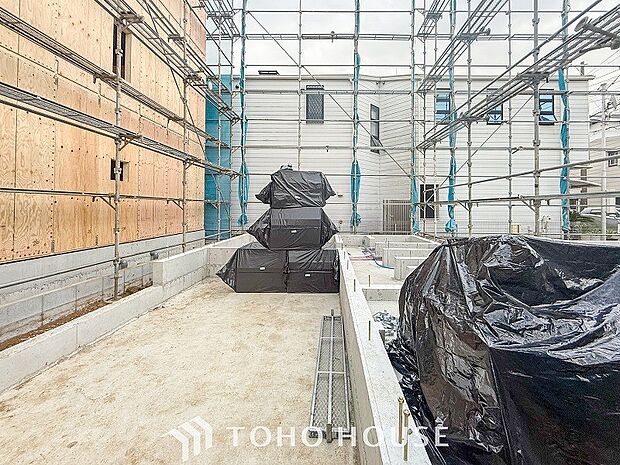 閑静な住宅街の陽当りに恵まれた土地。寛ぎに満ちた住環境です。