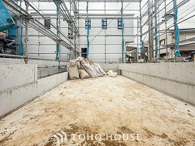 大切なお車を雨や風から守ってくれるビルトイン車庫付です。
