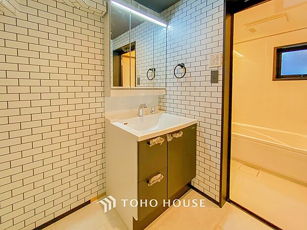 洗面台・洗面所清潔感のあるプライベート空間は、身だしなみチェックや肌のお手入れに最適です。