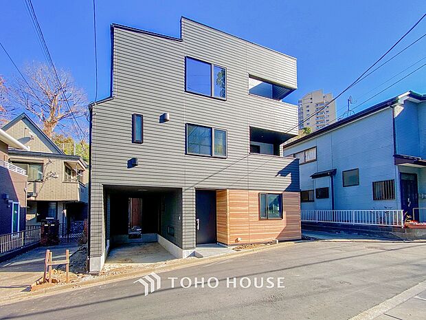 時間のゆとりと空間、爽やかな陽光がもたらす光と風を贅沢なまでに感じる暮らしが始まります。