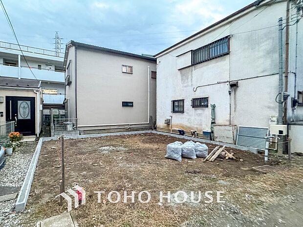 閑静な住宅街の一角、ひと時のくつろぎが生まれ、ゆっくりと愛着が育まれていきます。