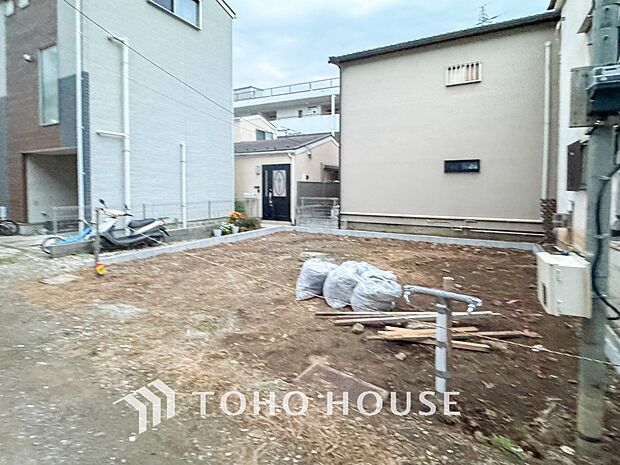 閑静な住宅街の陽当りに恵まれた土地で寛ぎに満ちた生活を。