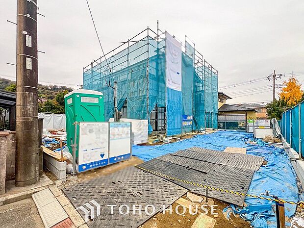 風を感じ解放感あふれる光に満ちた住まい。