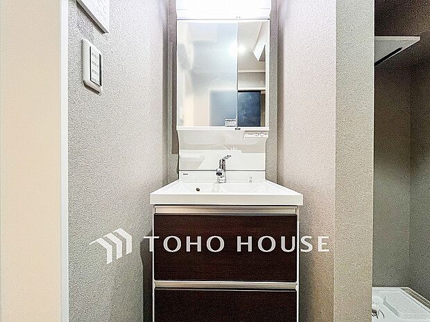 洗面台・洗面所洗面ボウルとカウンターが一体となり、お掃除しやすい洗面化粧台。