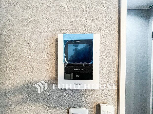 誰が来てもわかる様にモニター付きインターホンを設置。