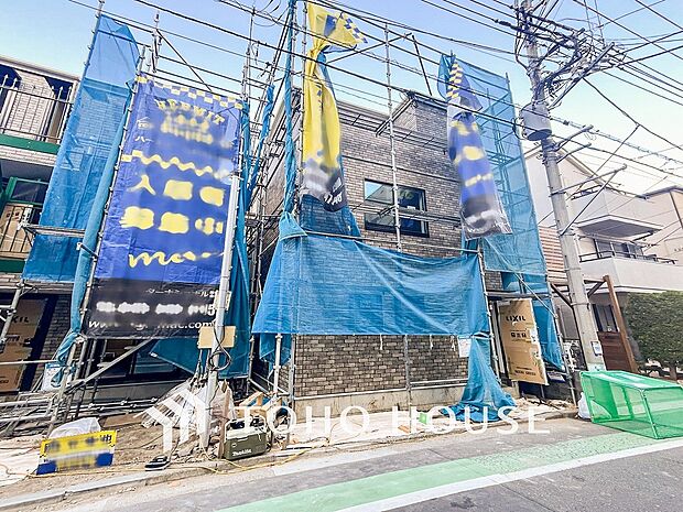 風を感じ解放感あふれる光に満ちた住まい。