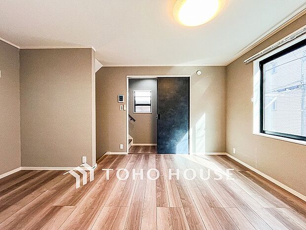 空気感という居心地の良いBGMは、暮らしのステージを彩り、心のやすらぎと満足感を与えてくれます。