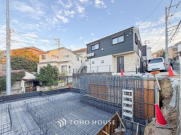 風を感じ青い空から太陽の恵みを感じる温もり溢れる佇まい。