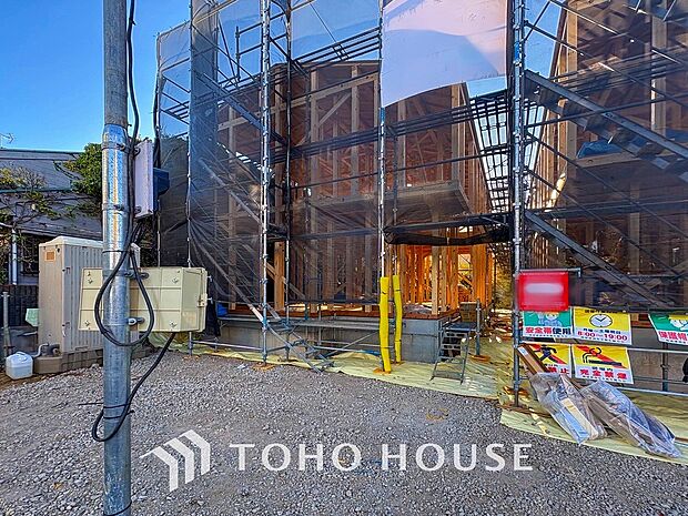 閑静な住宅街の陽当りに恵まれた土地で寛ぎに満ちた生活を。