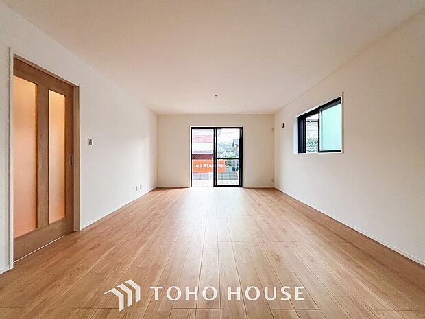 太陽の恵みを一気に受けた明るくあたたかいお住まい。吹きぬける風を感じながら爽やかで風通しの良い暮らし。