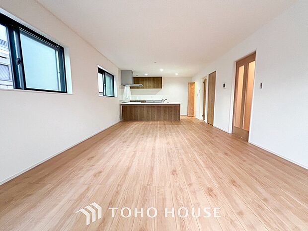 ここにはみんなが集い、食事と楽しい会話が始まるスペース。