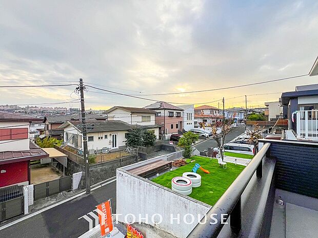 開放的で気持ちの良い眺望と青い空を満喫できます。