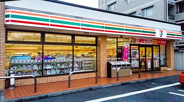 24時間営業ですので急なお買い物に便利ですね。