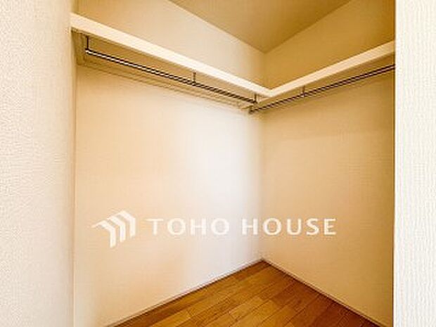 衣類だけでなく大きな荷物も収納でき、お部屋がすっきりします。