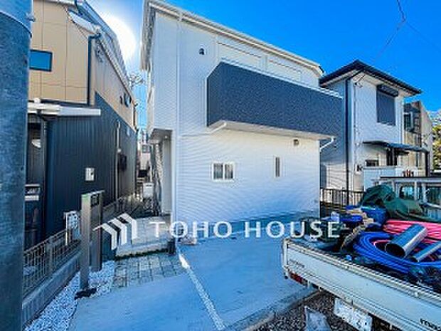 時代の流れに惑わされないシックなカラートーンで街並みに溶け込む外観。