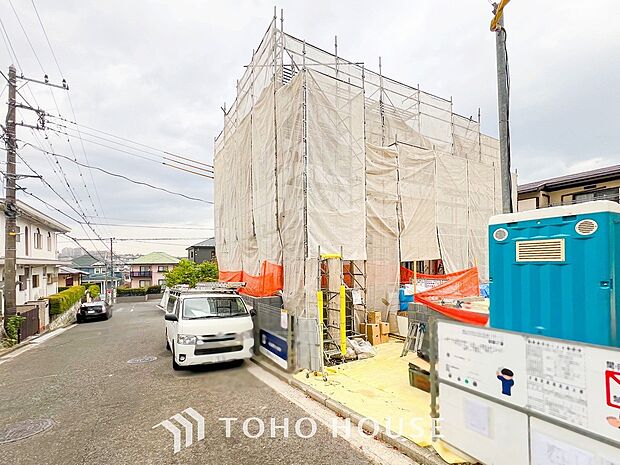 閑静な住宅街の陽当りに恵まれた土地で寛ぎに満ちた生活を。