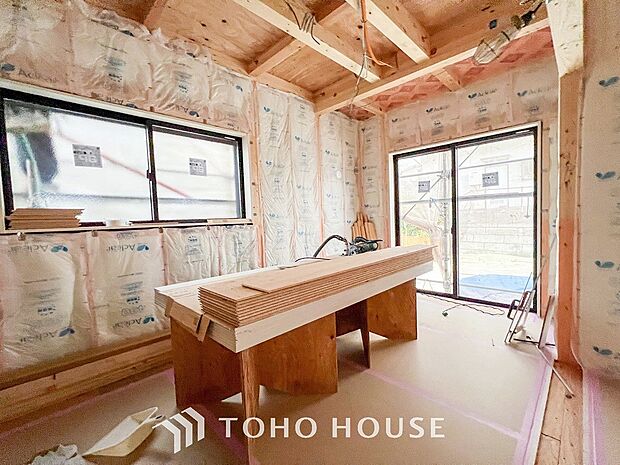 環境の良い場所にセンス良く暮らしたい、こだわりの室内には至福のシーンが繰り広げられます。